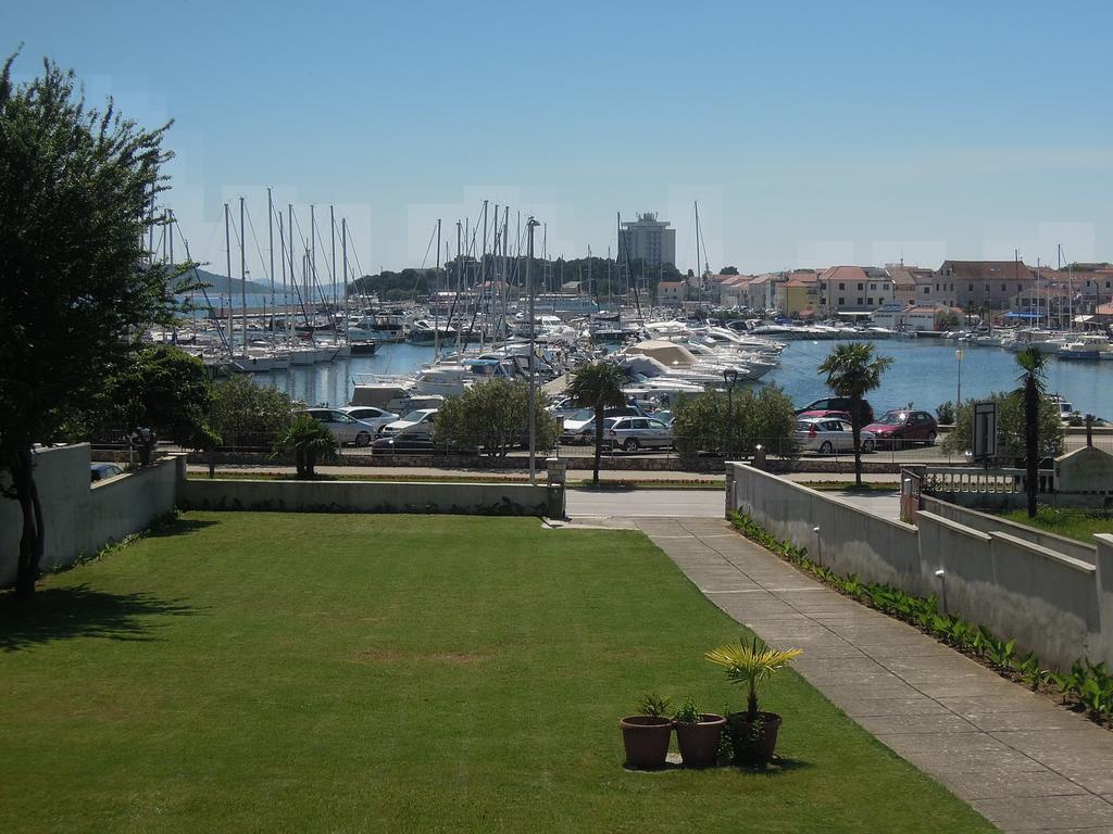 Apartment And Rooms Villa Kolonada Водице Екстериор снимка