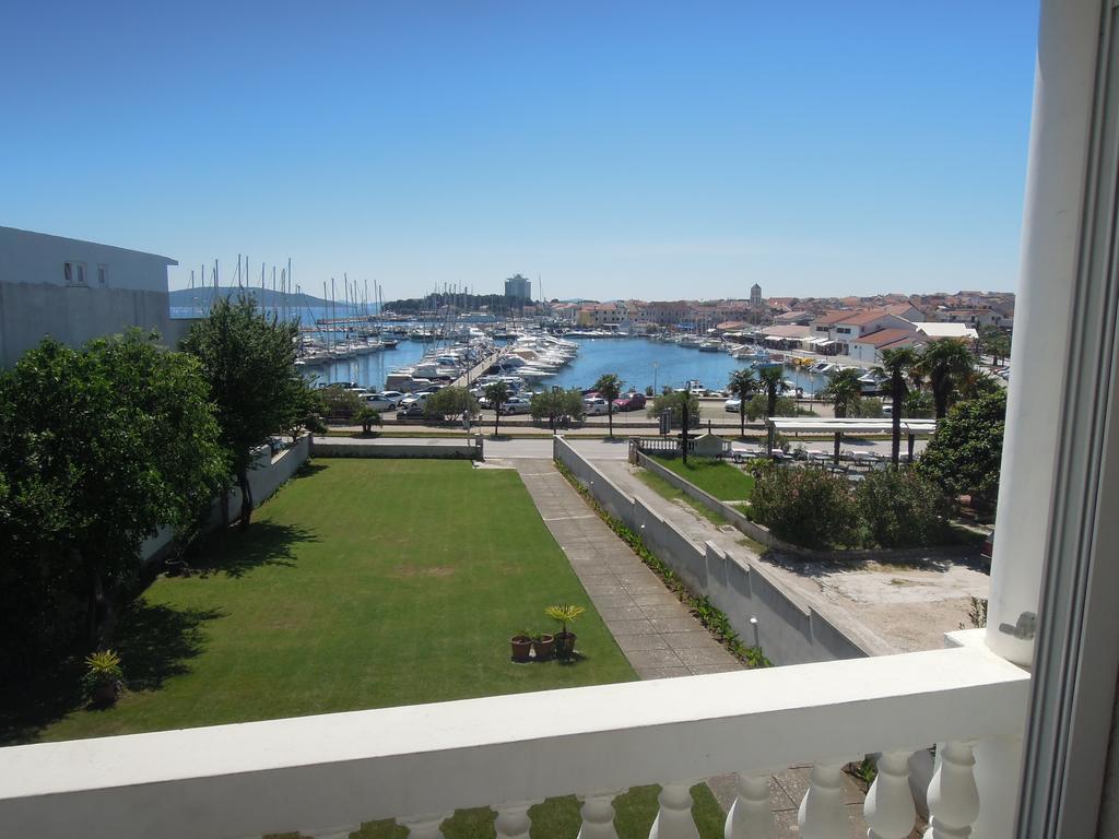 Apartment And Rooms Villa Kolonada Водице Екстериор снимка