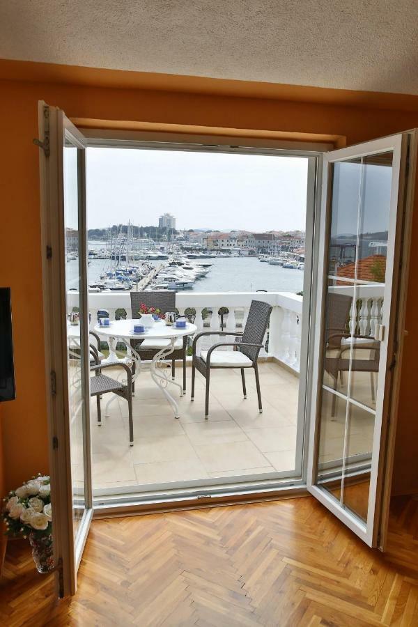 Apartment And Rooms Villa Kolonada Водице Екстериор снимка