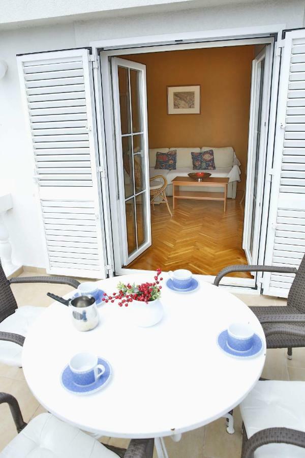 Apartment And Rooms Villa Kolonada Водице Екстериор снимка