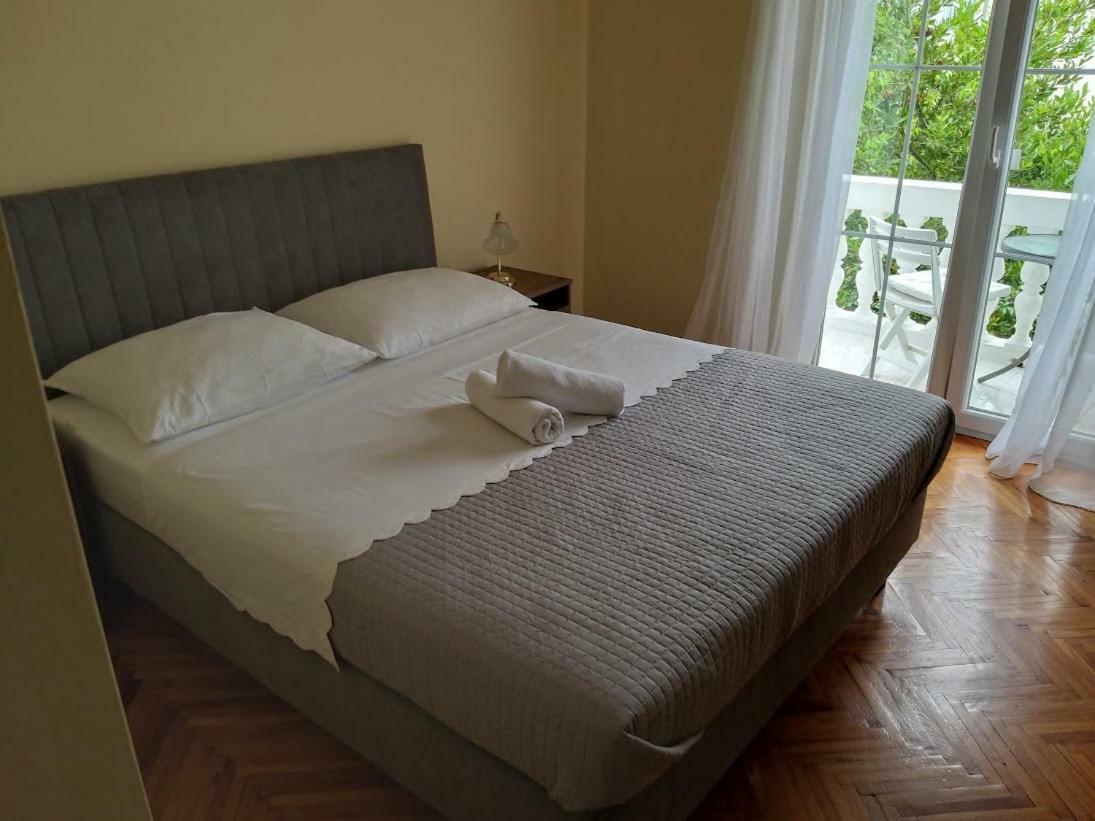 Apartment And Rooms Villa Kolonada Водице Екстериор снимка